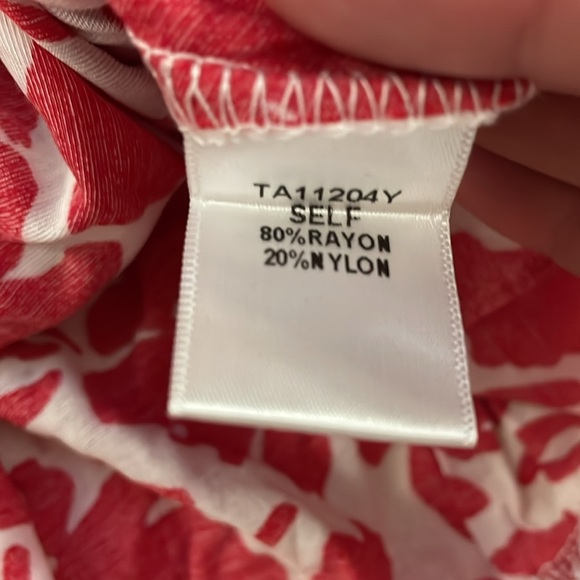 NWT AAKAA Red and White drop sleeve Smocked Crop Blouse Large floral - Picture 6 of 9
